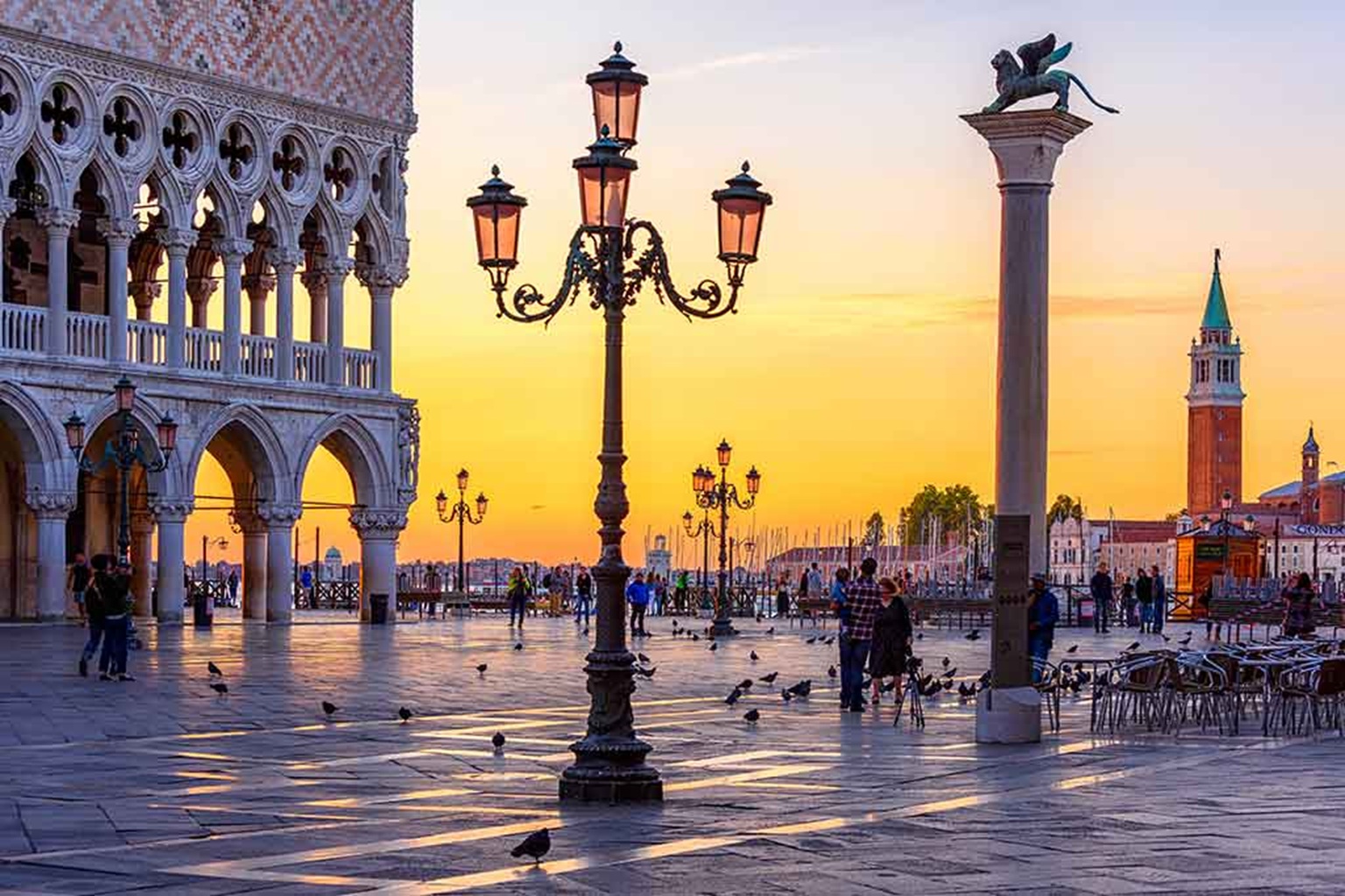 Venice: Walking Tour of Iconic Sites